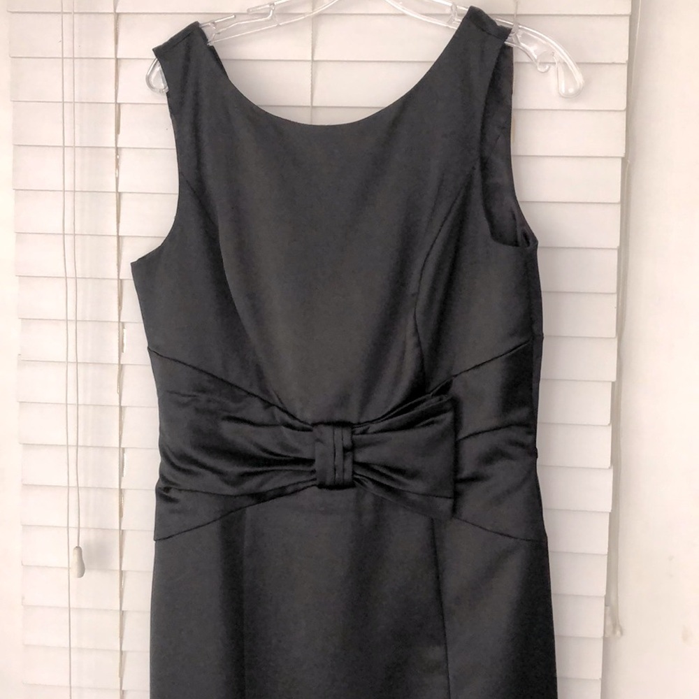 White House Black Market Black Sleeveless Bow Sheath Dress